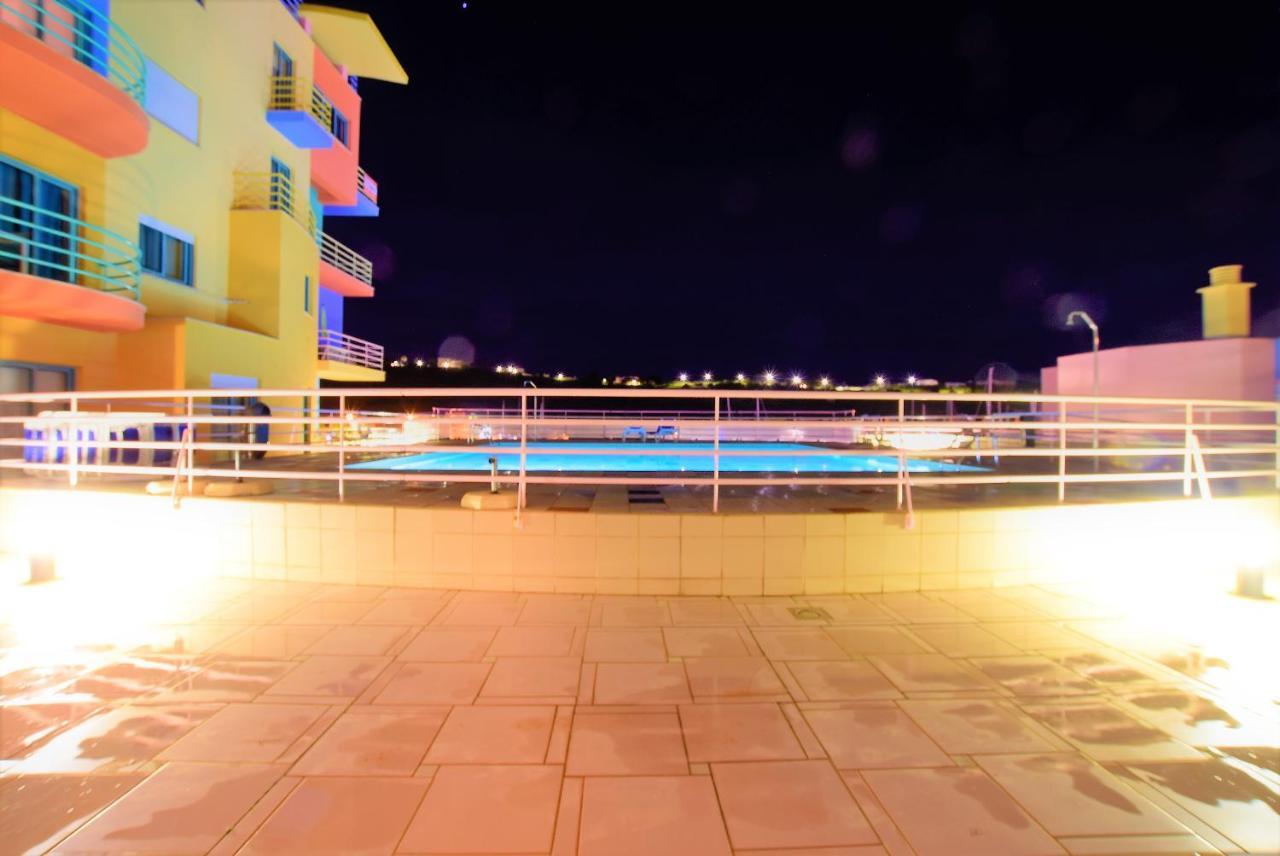 Marina De Albufeira T1 Ate 2 Pax Ou T2 Ate 6 Pax Com Piscina E Vista Marina Apartment Exterior photo